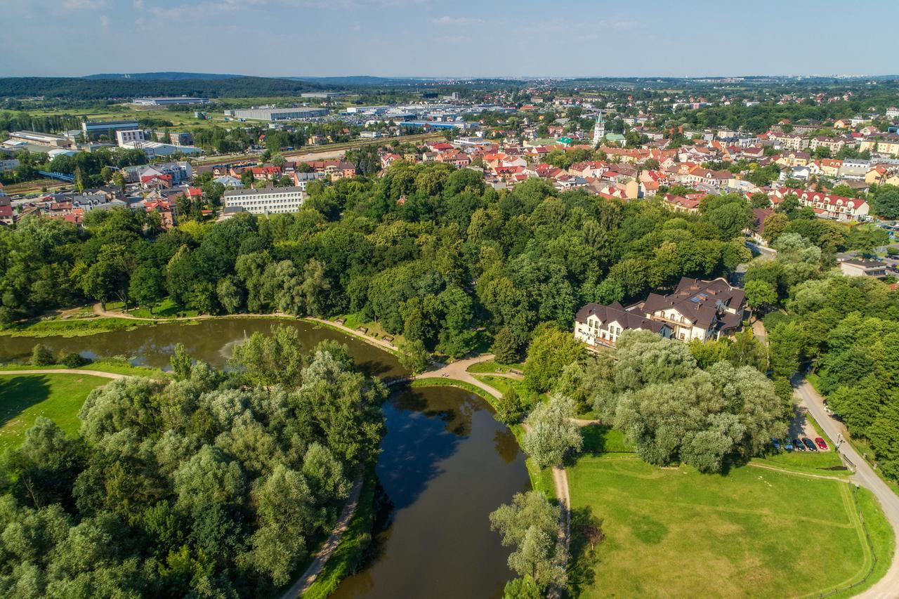 Dworek Skawinski Skawina Esterno foto